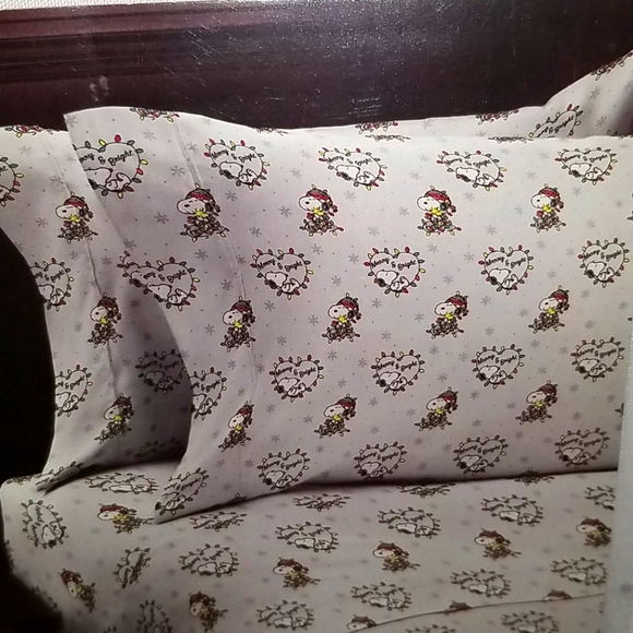 Berkshire Other - 🆕️Peanuts Holiday Queen sheet set